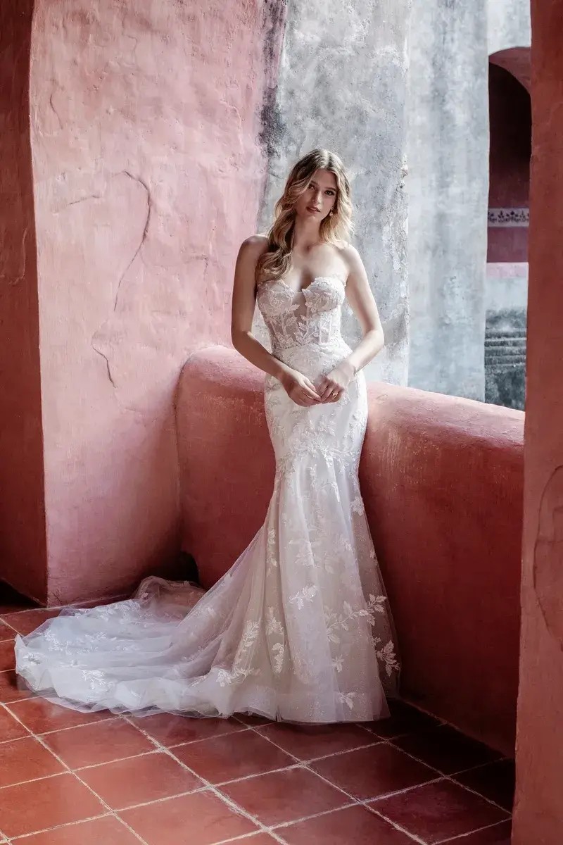 Say Yes to the Summer Dress: Our Favorite Lightweight Gowns Image