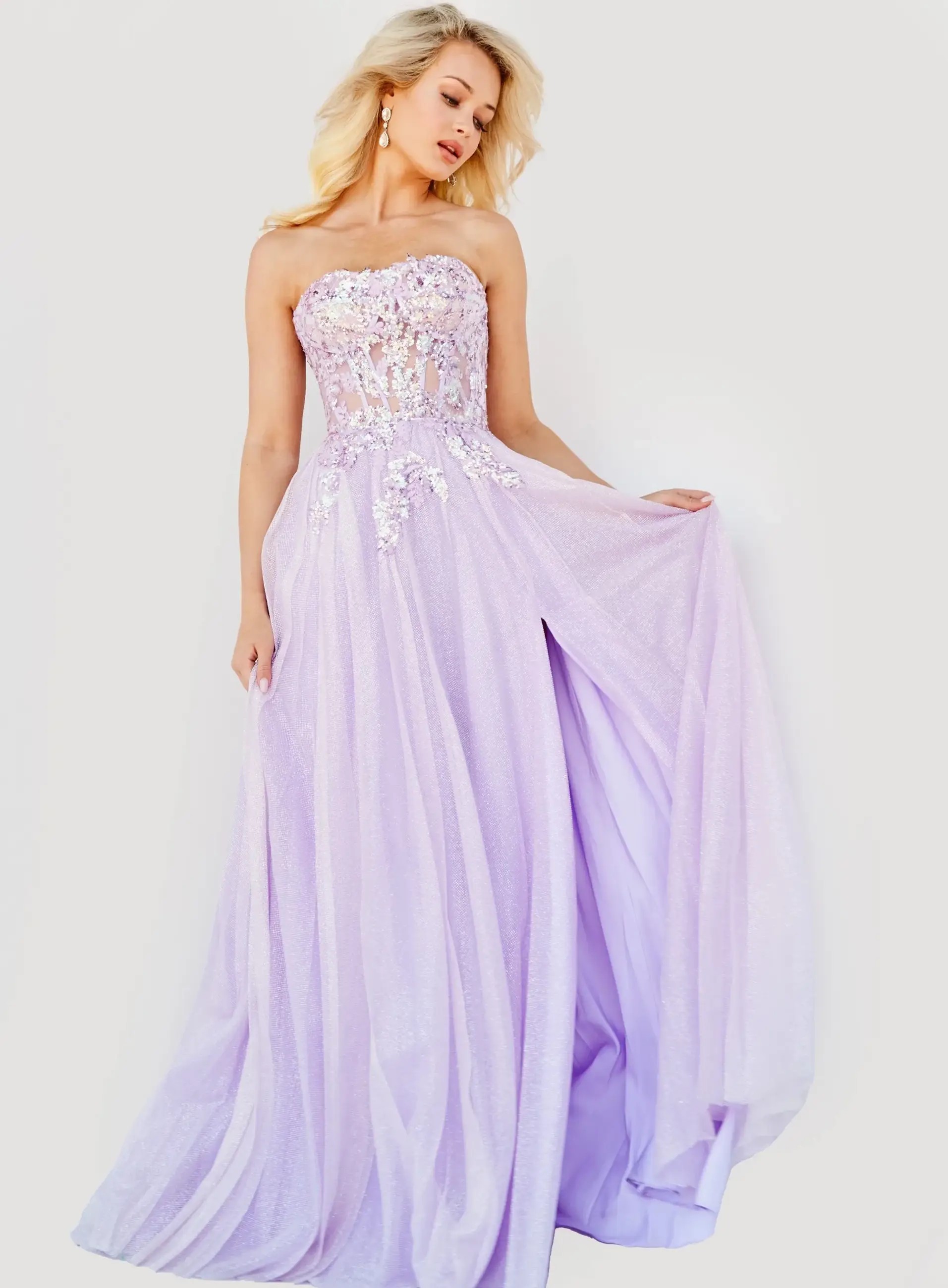 Chosen For You To Be The Star Of The Night: Our Favorite Stunning Dresses for August Image